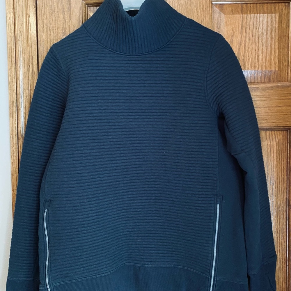 All in Motion sweater/sweatshirt